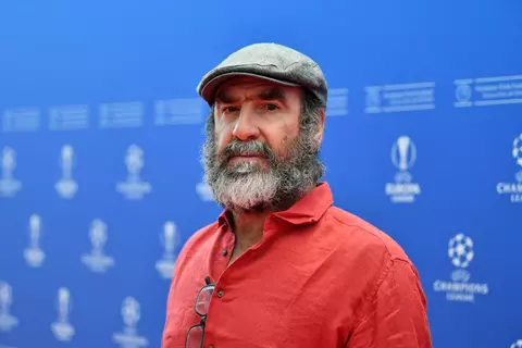 "لا يحترم أحدا".. كانتونا أسطورة مانشستر يونايتد يتهم راتكليف بتدمير النادي